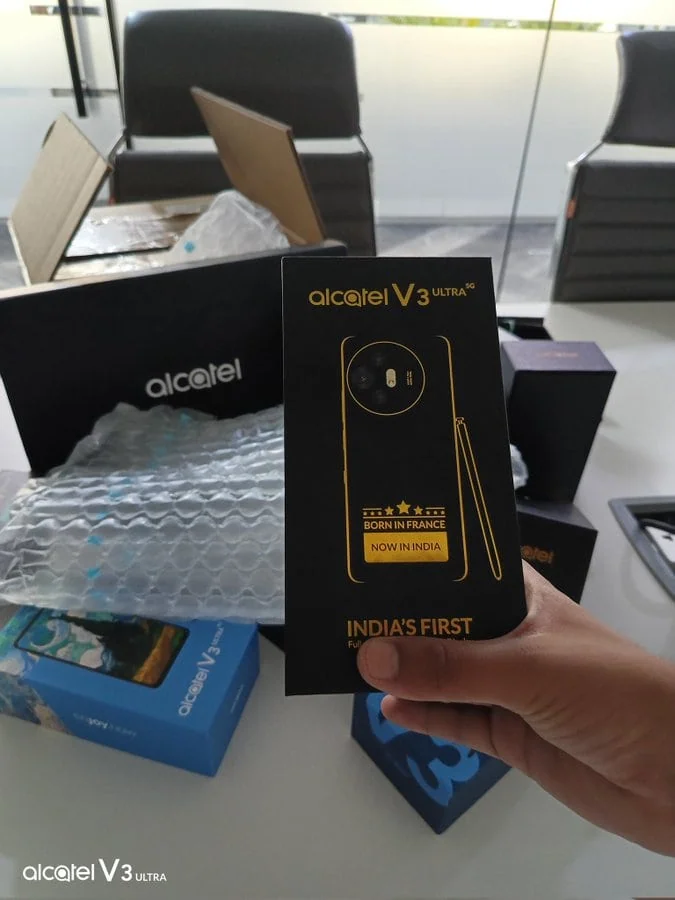 تأكيد رسمي لاسم Alcatel V3 Ultra وتسريب التصميم قبل الإطلاق الرسمي